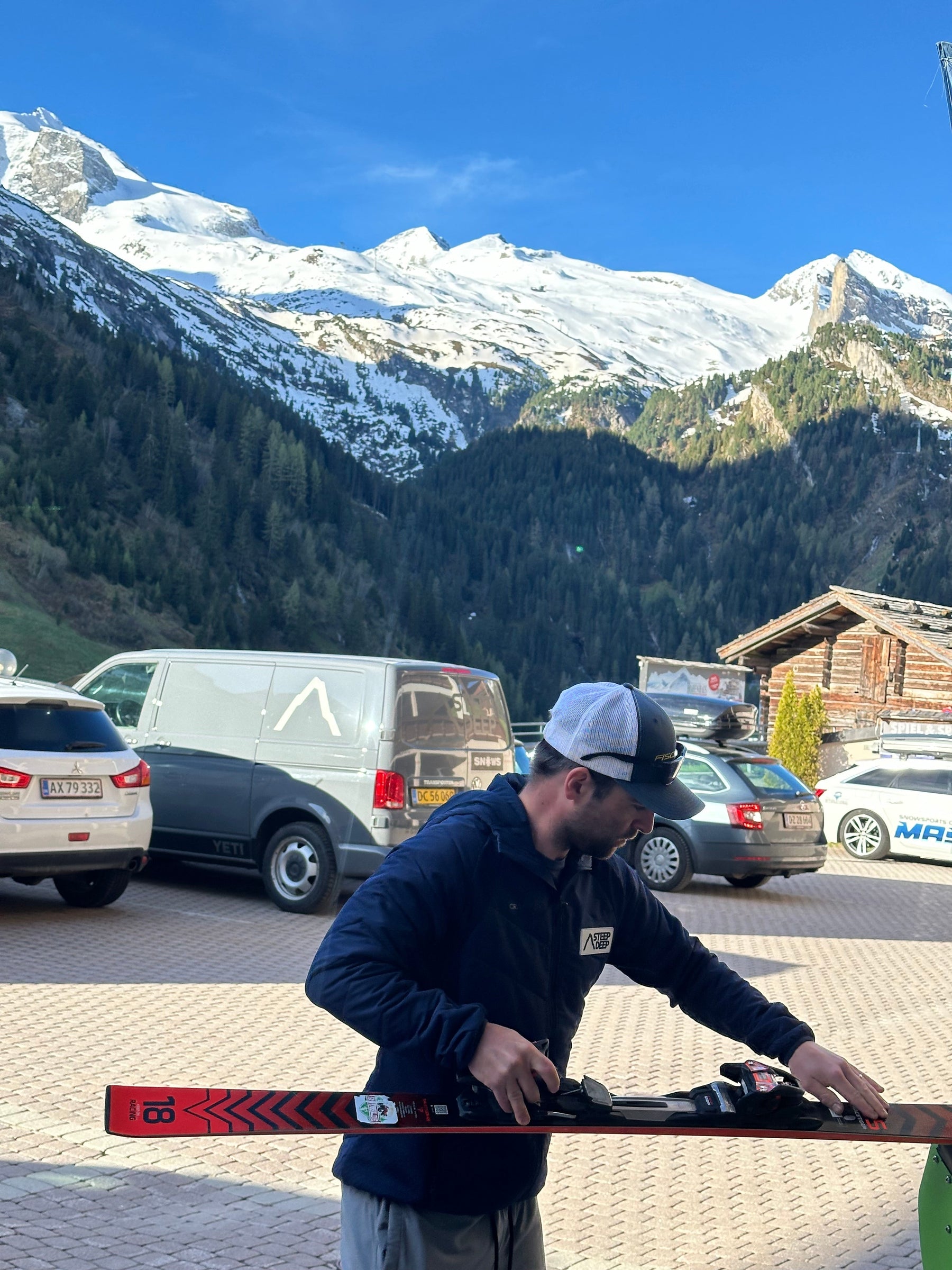 Årets første tur på ski: Steep & Deep og Den Danske Skiskole i Hintertux