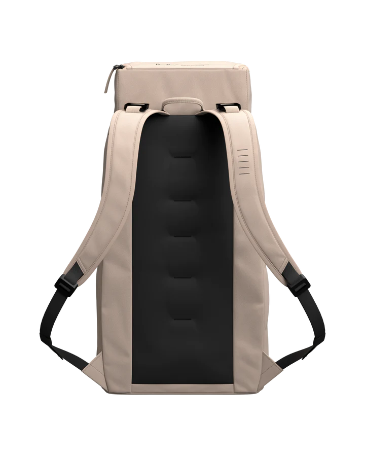 DB Hugger 30L
