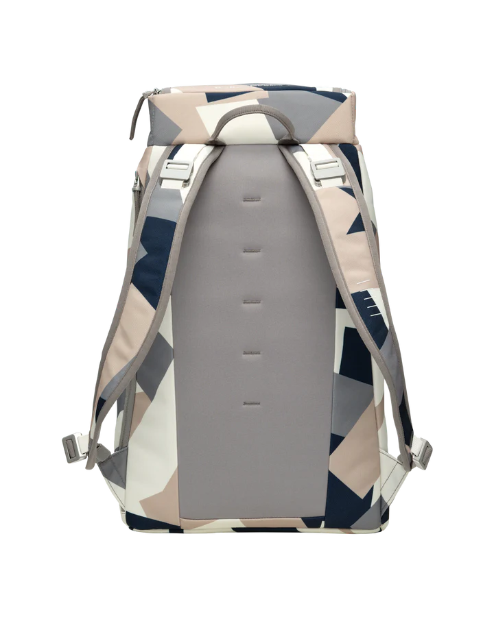 DB Hugger 30L
