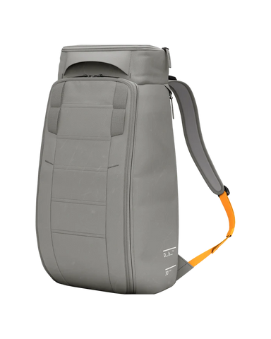 DB Hugger 30L – Sand Grey